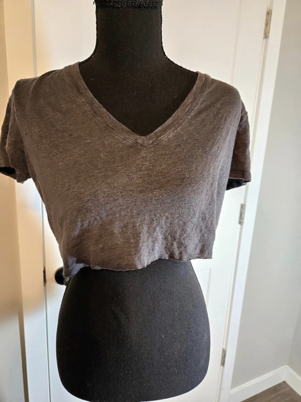 Lou & Grey Charcoal Gray 100% Linen Boxy V-Neck Crop Top M
